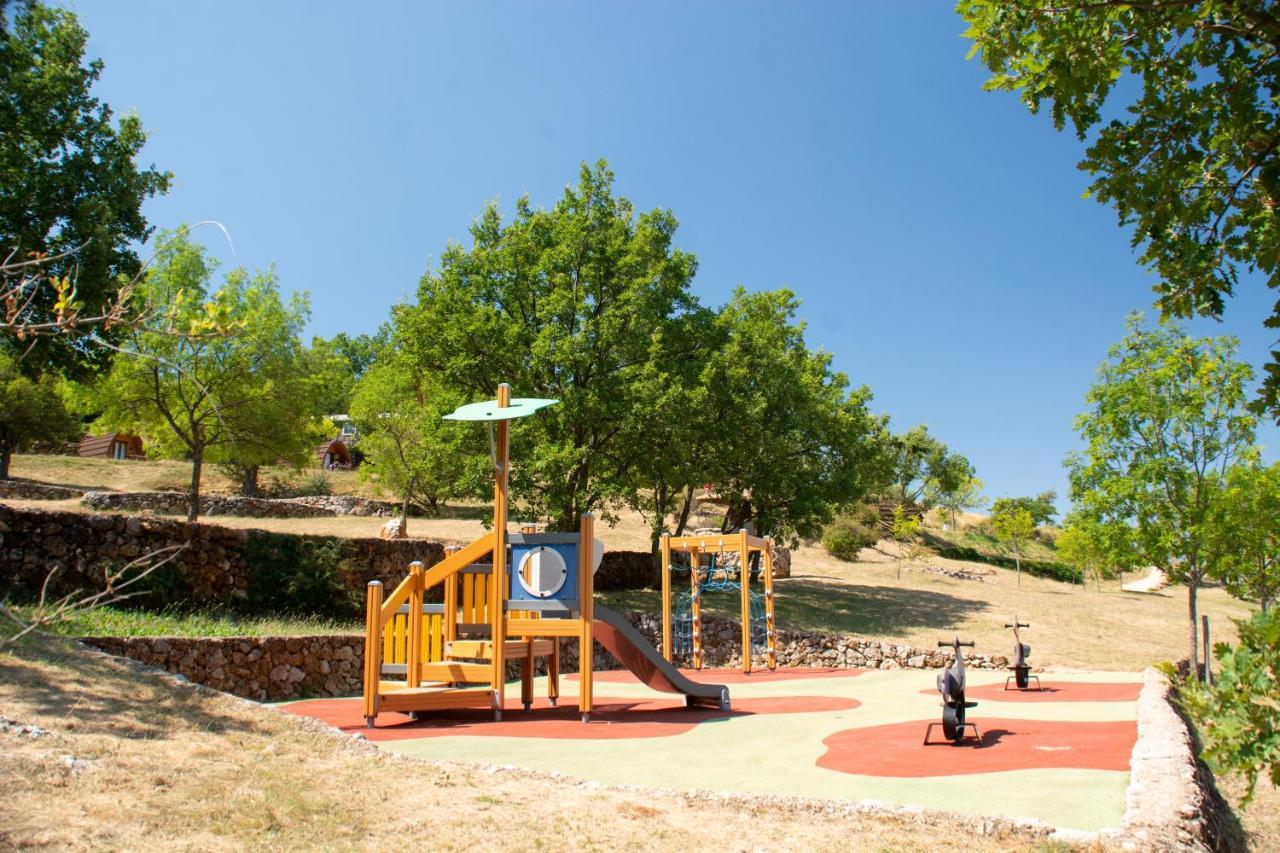 Campasun Camping De L'Aigle Aiguines Bagian luar foto
