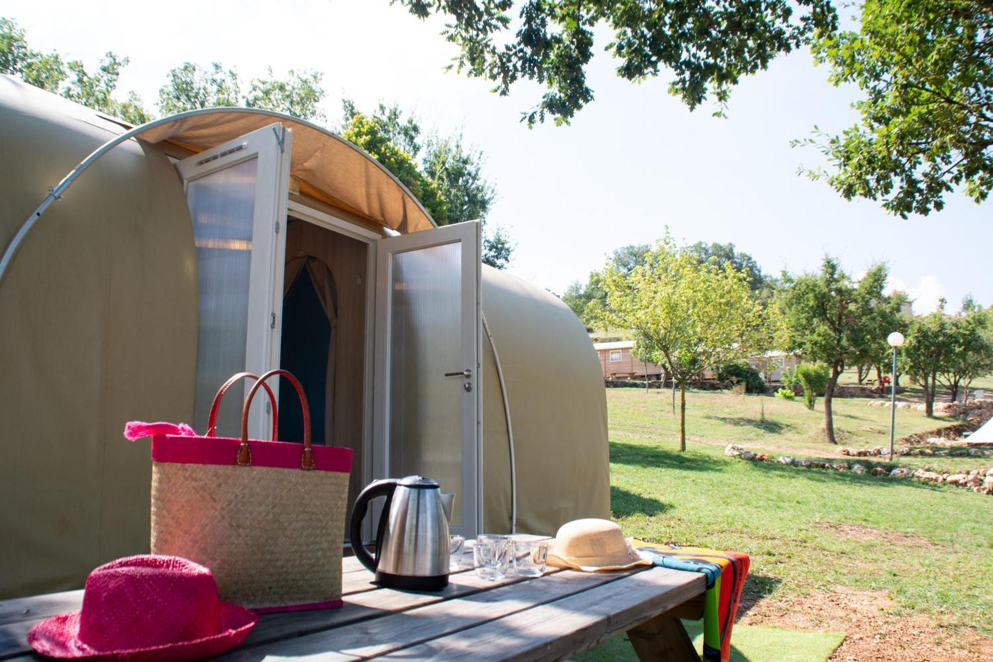 Campasun Camping De L'Aigle Aiguines Bagian luar foto